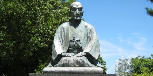 上杉鷹山の像